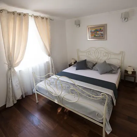 Roko Luxury Split