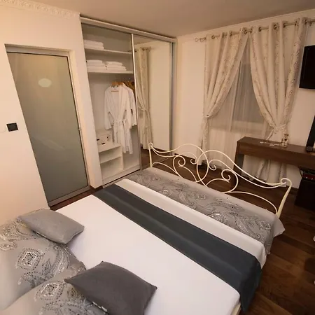 Roko Luxury *