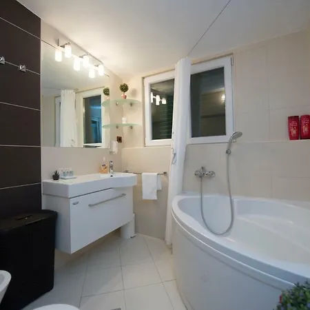 Roko Luxury Split